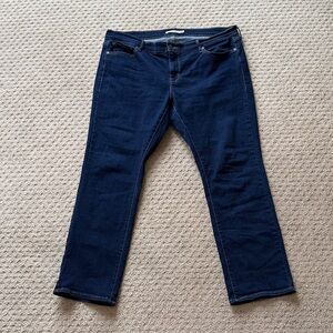 Levi’s Classic Straight Jeans 20W Dark Wash Mid Rise 29” Inseam Plus